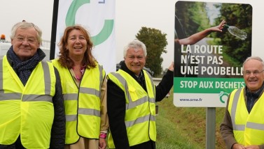 Stop aux déchets, la route n’est pas une poubelle ©CD61